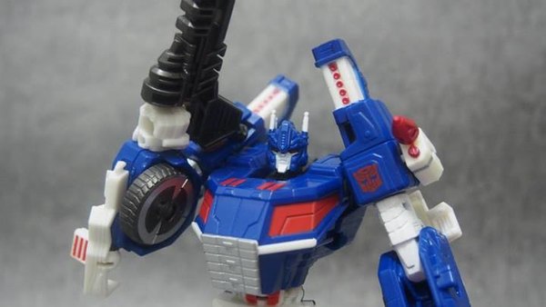 KFC KP 01UM Shoulder And Missile Kits For Fall Of Cybtertron Ultra Magnus And Optimus Prime  (12 of 28)